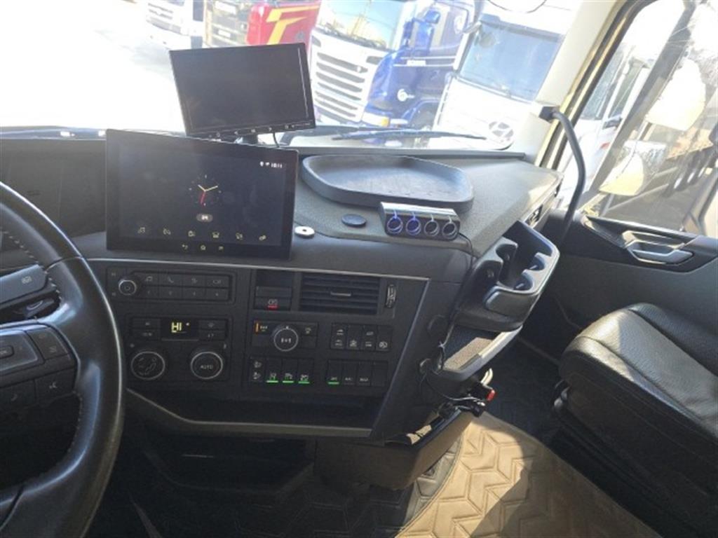 medium and large cargo Cargo - Vista 12