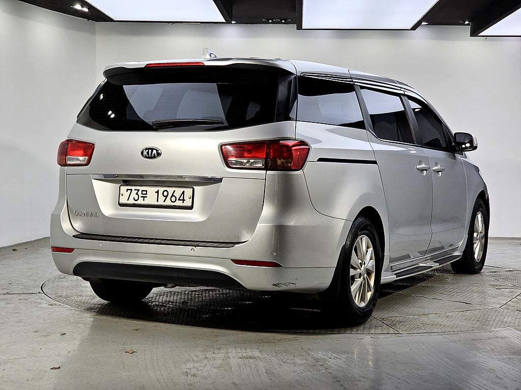KIA Carnival - Vista 4