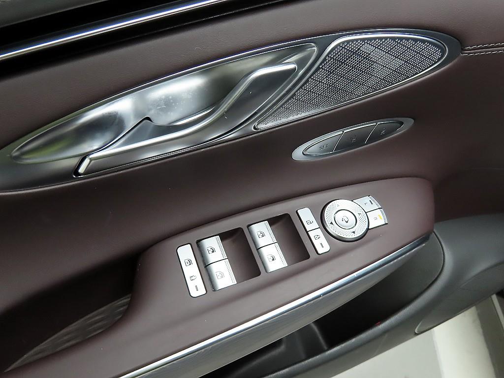 Genesis GV70 - Vista 12