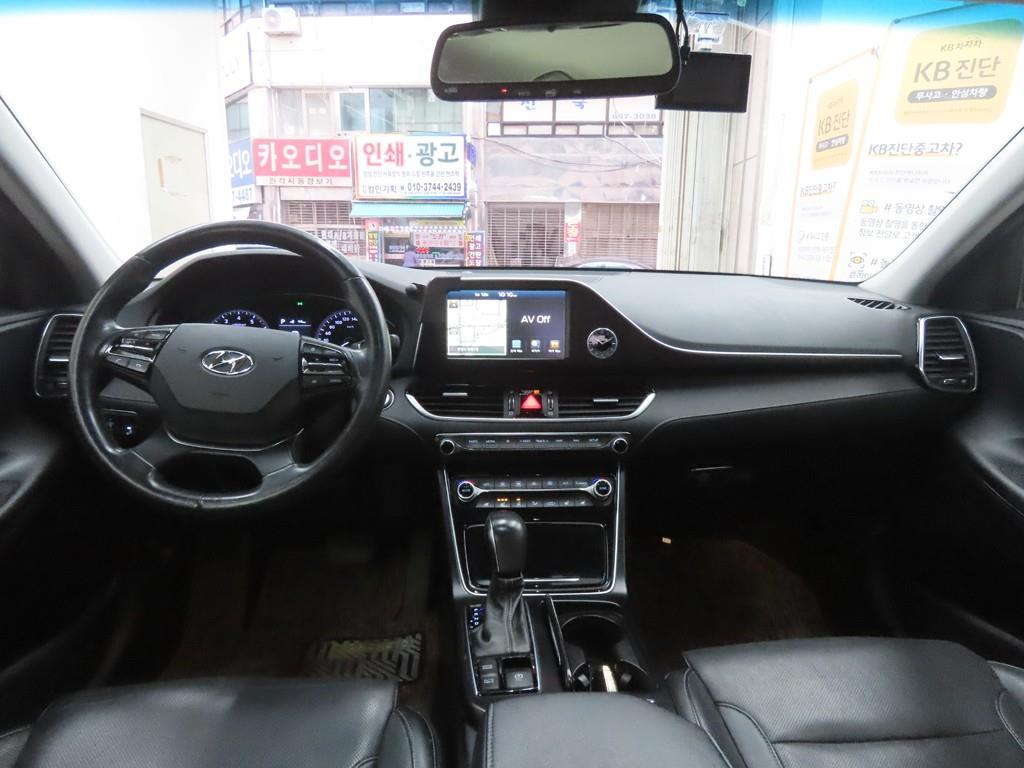 HYUNDAI Grandeur - Vista 7