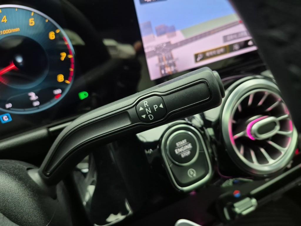 Mercedes Benz GLA Class - Vista 8