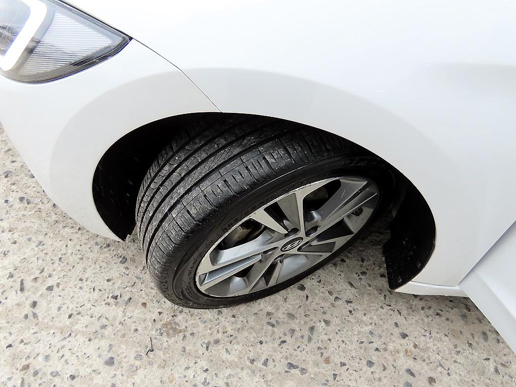 HYUNDAI Avante 2016 Blanco - Importación desde Corea - HF Imports Iquique - Foto 20