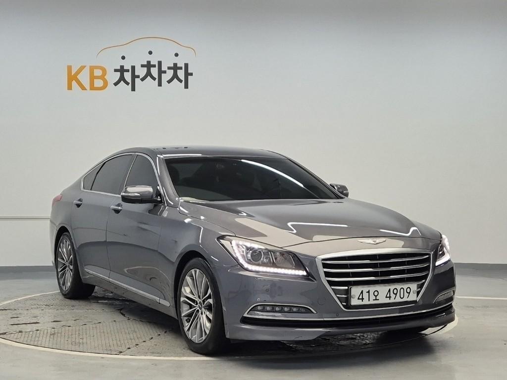 HYUNDAI Genesis - Vista 4