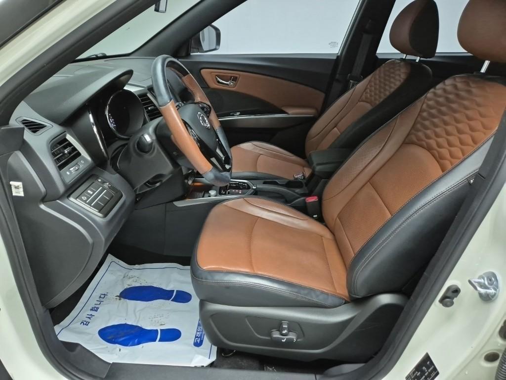 Ssangyong Tivoli - Vista 9