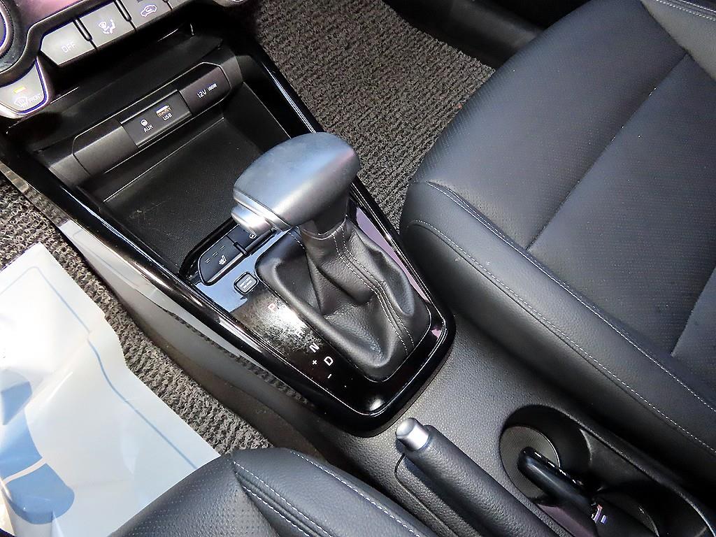 KIA Stonic - Vista 10