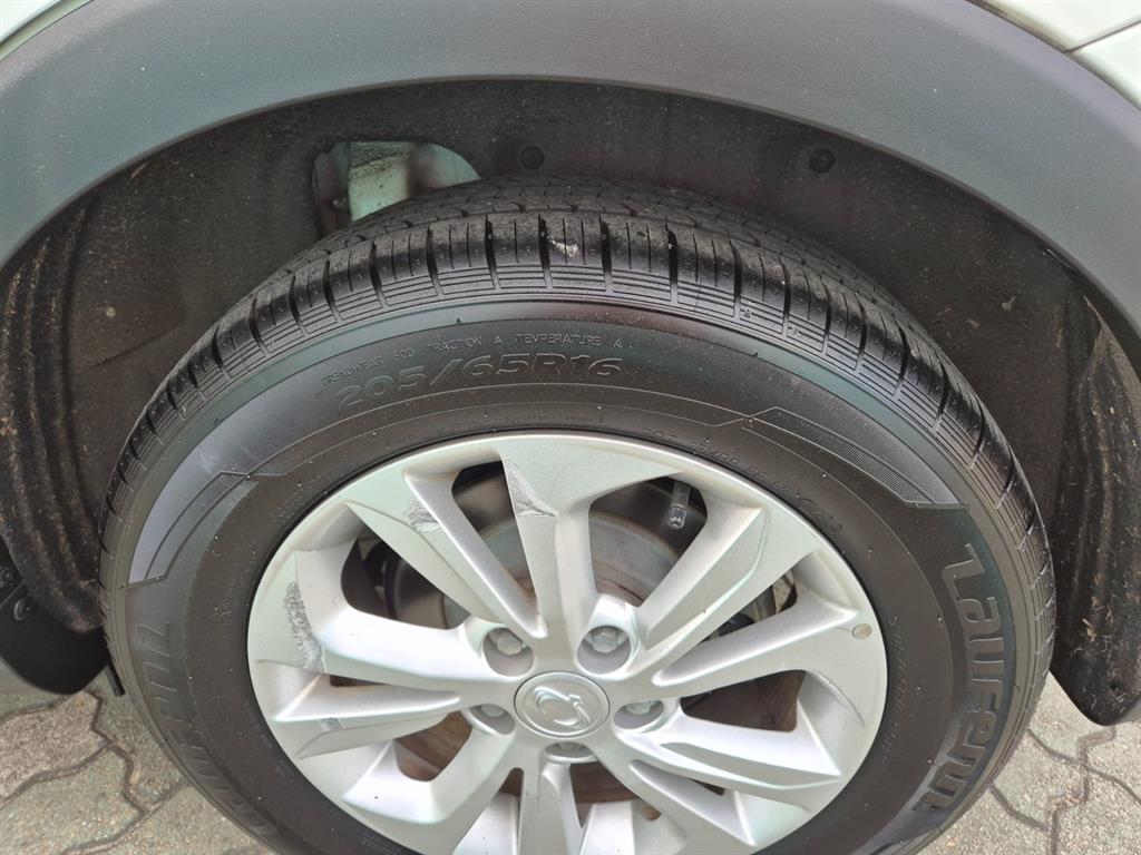 Ssangyong Tivoli - Vista 9