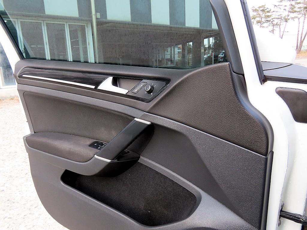 Volkswagen Golf - Vista 12