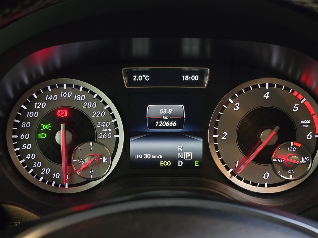 Mercedes Benz A Class - Vista 10