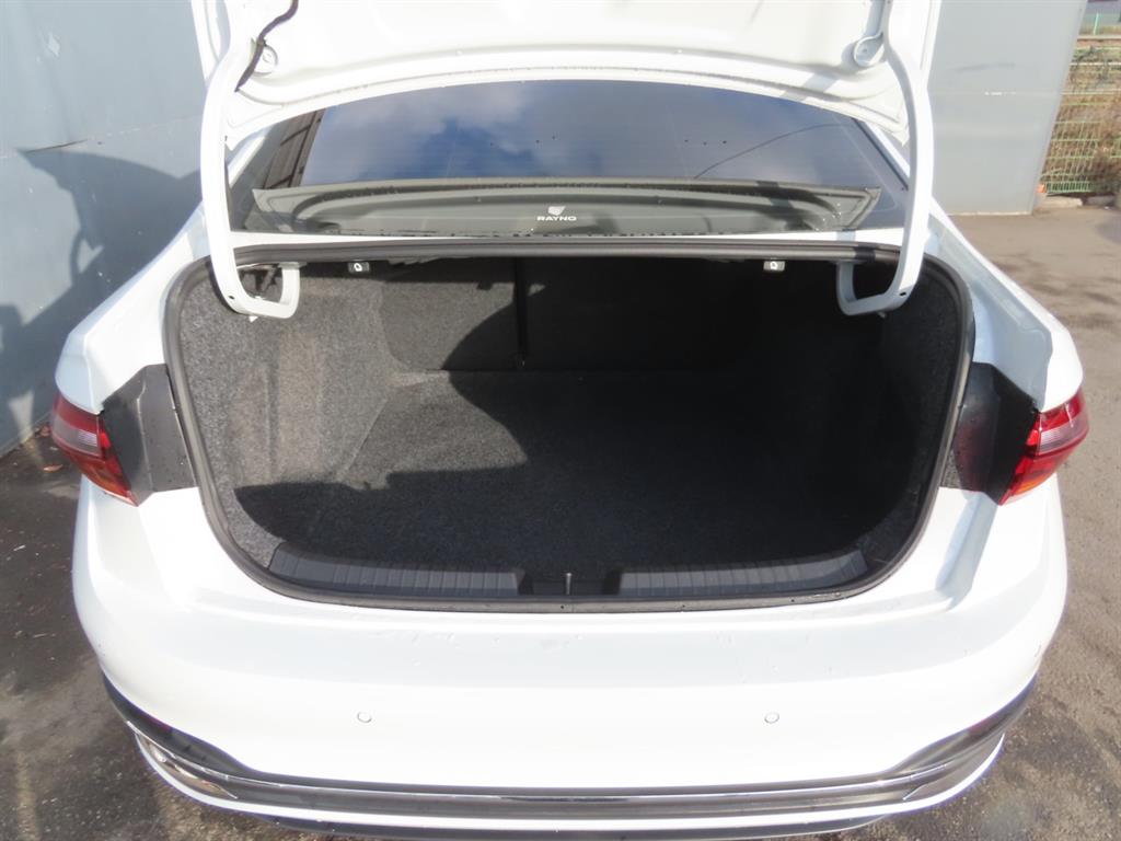 Volkswagen Jetta - Vista 9