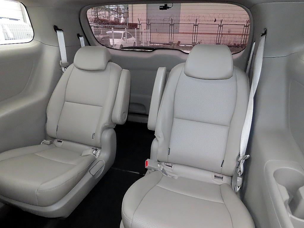 KIA Carnival - Vista 7