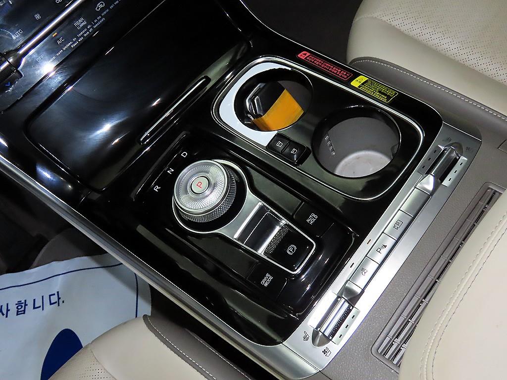 KIA Carnival - Vista 12