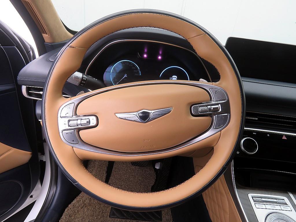 Genesis GV80 - Vista 8