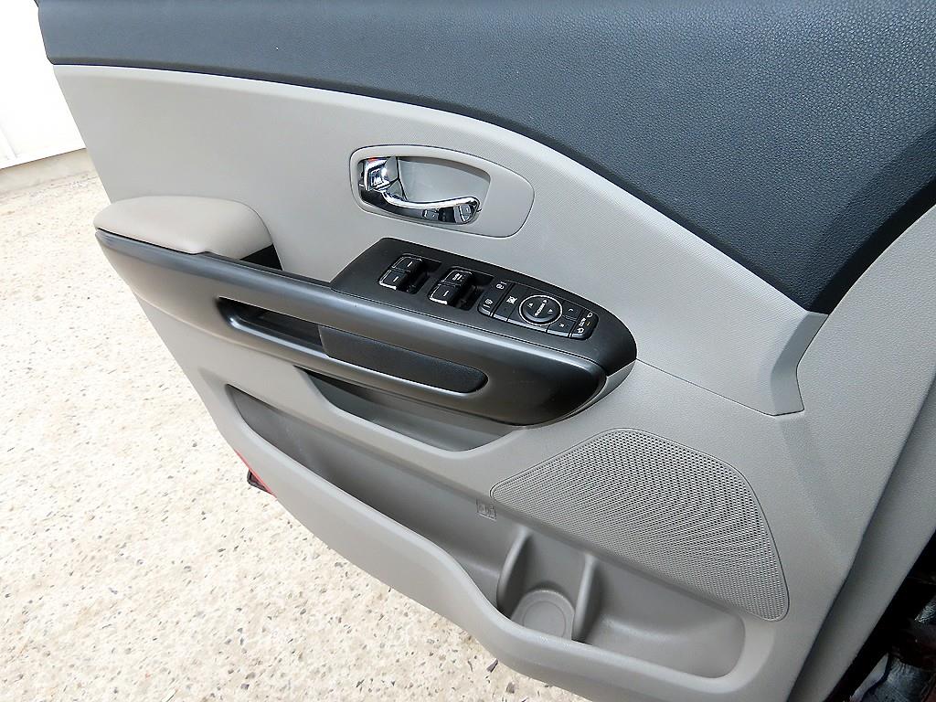 KIA Carnival - Vista 12
