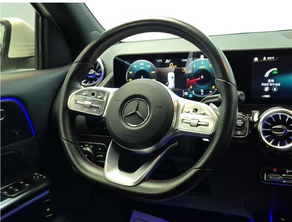 Mercedes Benz GLA Class - Vista 6