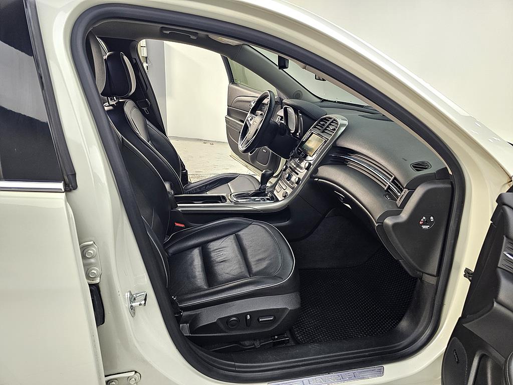 Chevrolet Malibu - Vista 11