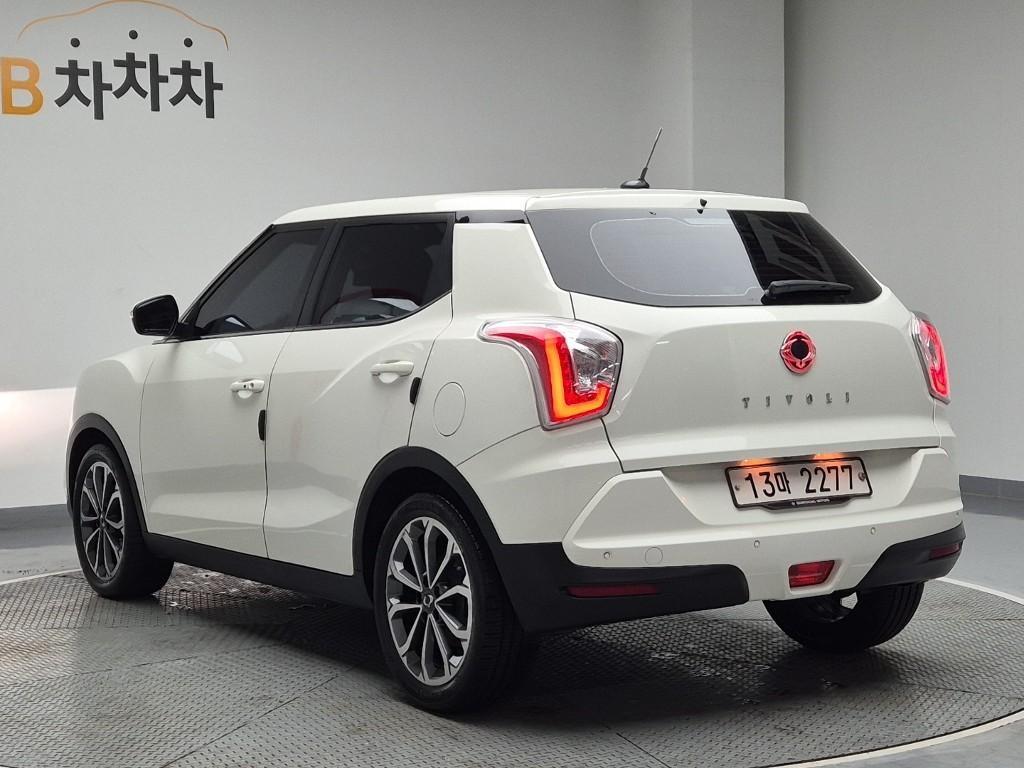Ssangyong Tivoli - Vista 4
