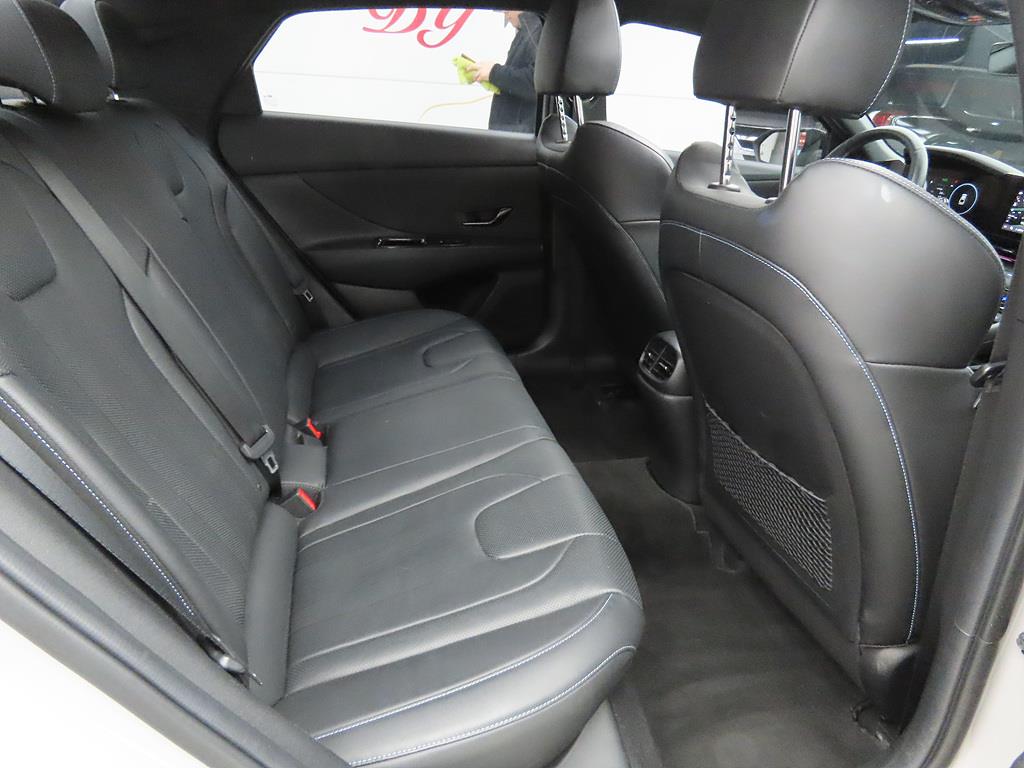 HYUNDAI Avante - Vista 7