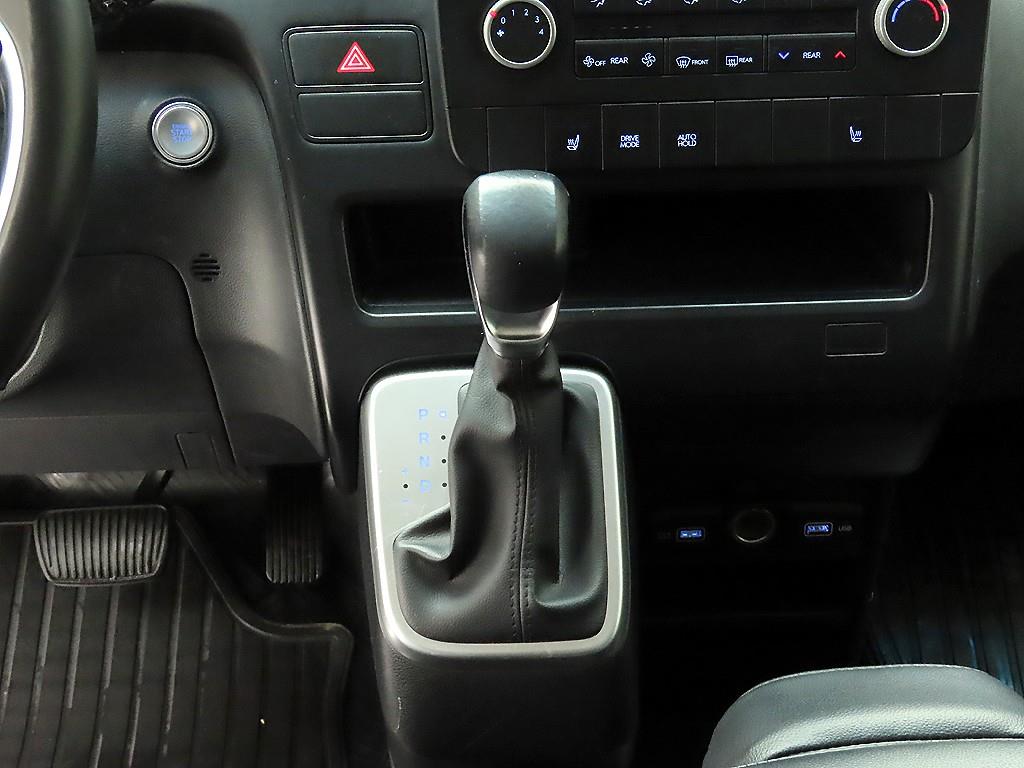 HYUNDAI Staria - Vista 10