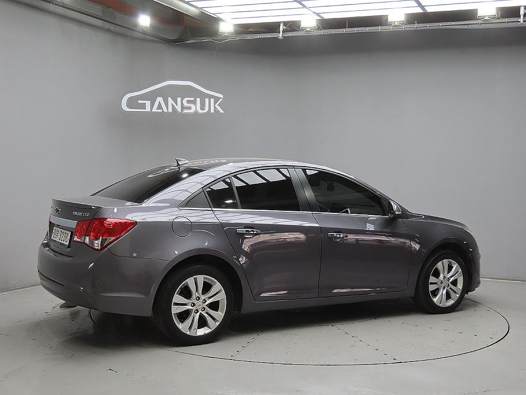 Chevrolet Cruise - Vista 7