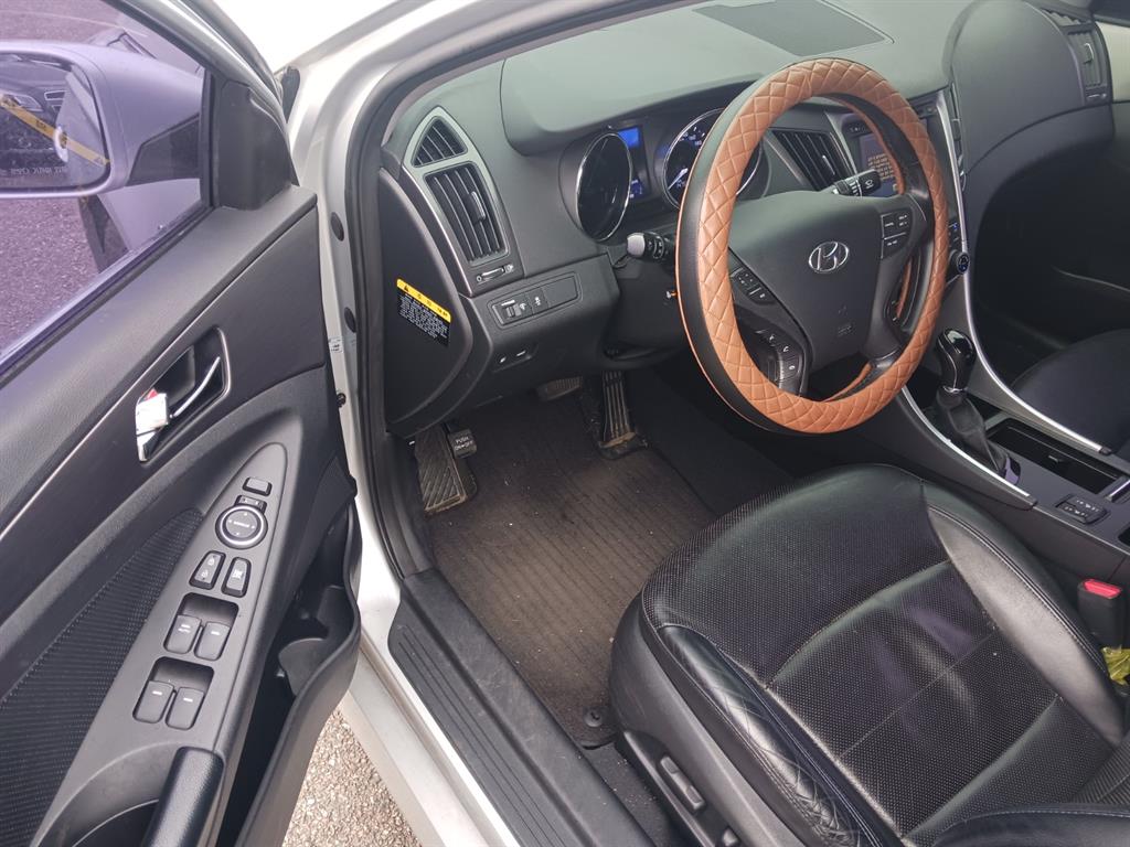 HYUNDAI Sonata - Vista 8