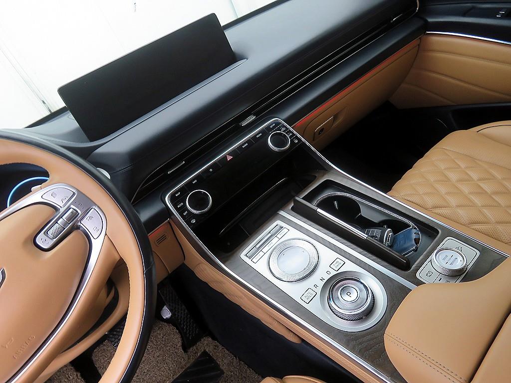 Genesis GV80 - Vista 9