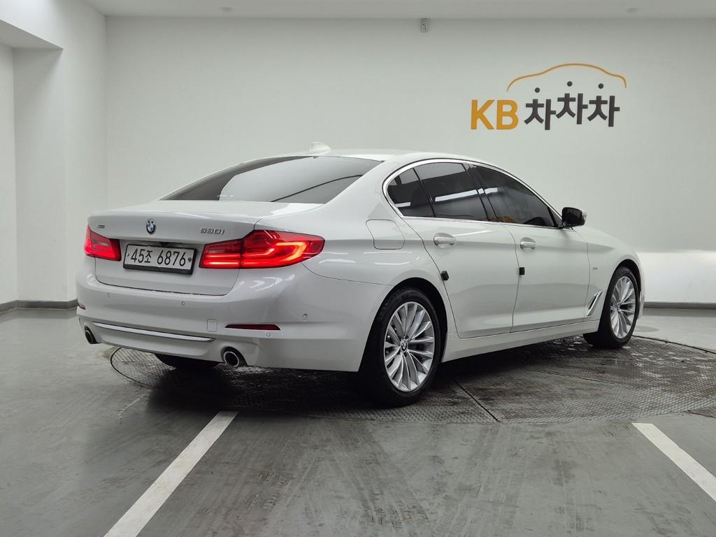 BMW 5 Series - Vista 4