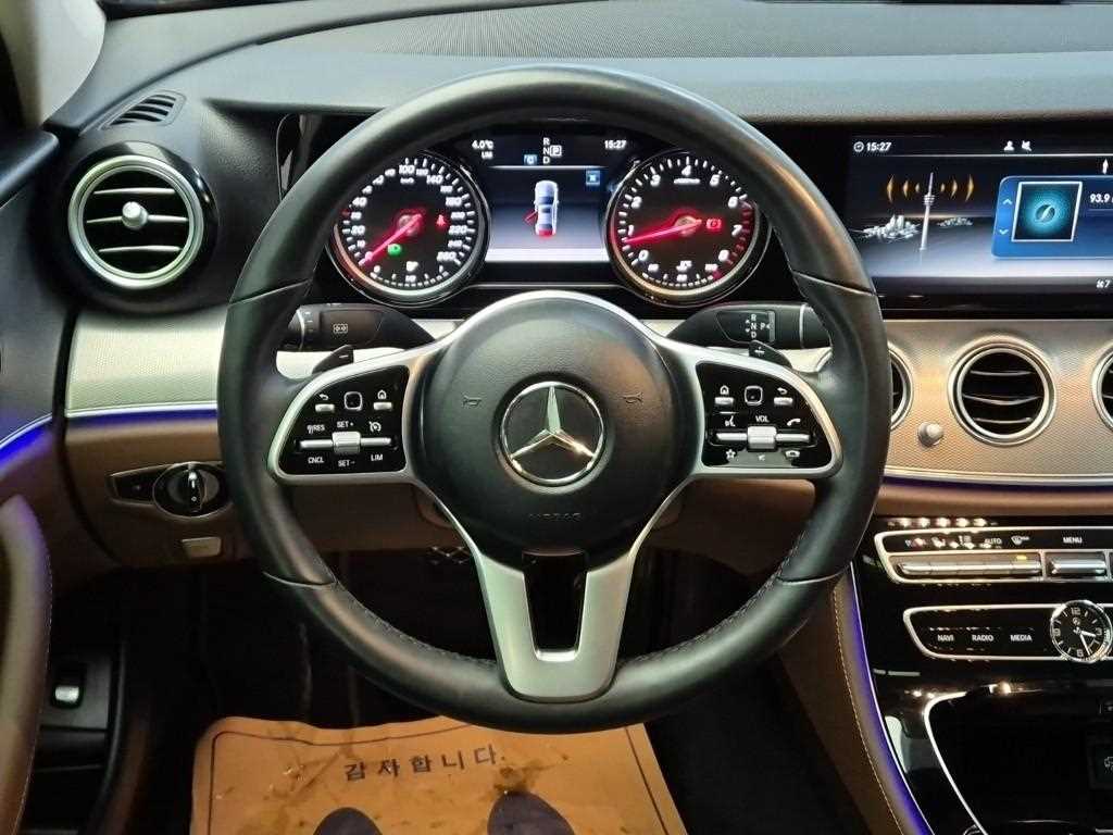 Mercedes Benz E class - Vista 9