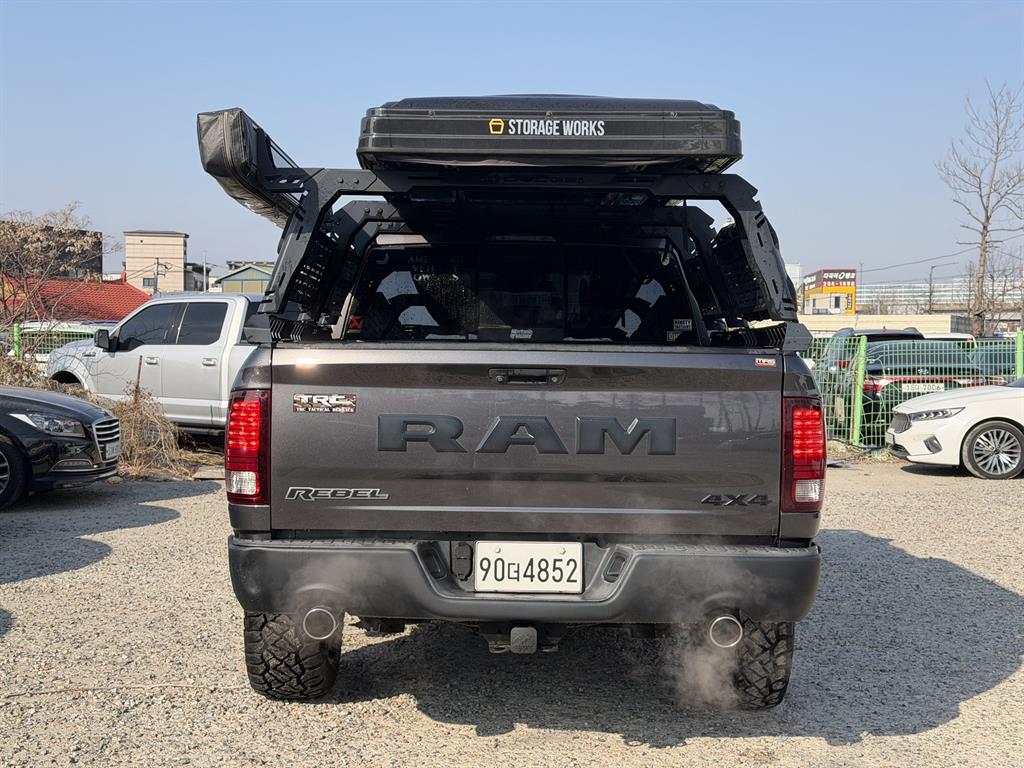 DODGE Rampic Up - Vista 4