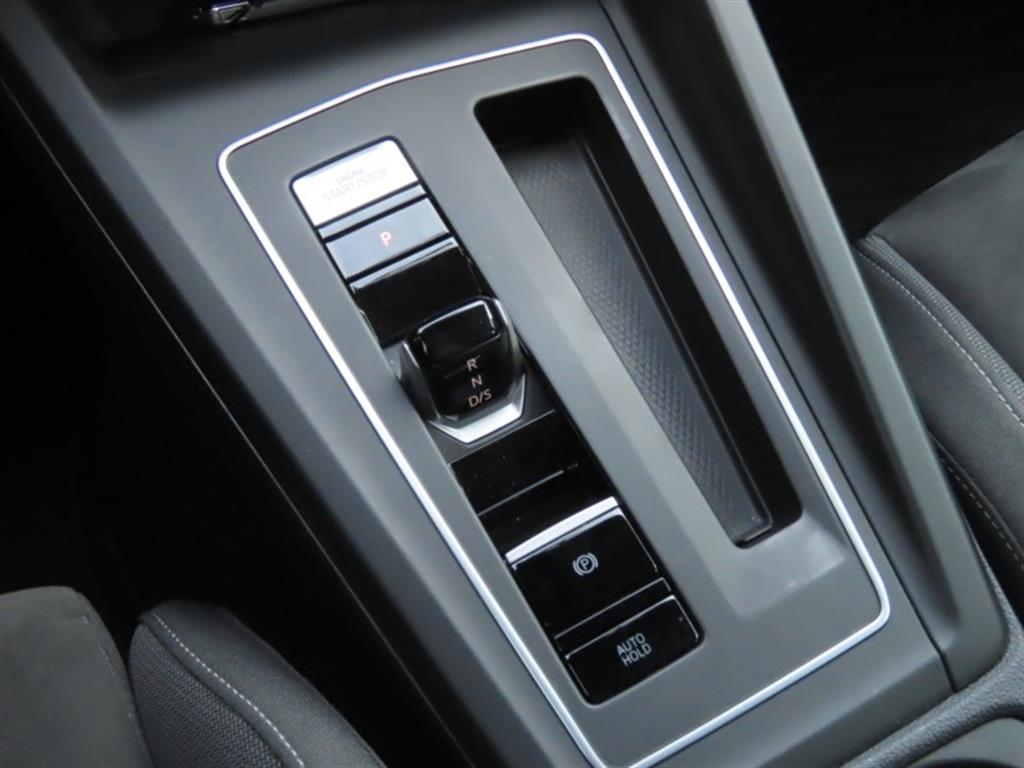 Volkswagen Golf - Vista 11