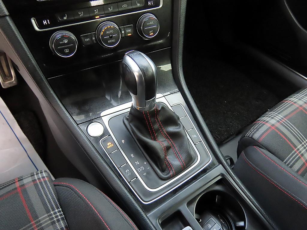 Volkswagen Golf - Vista 11