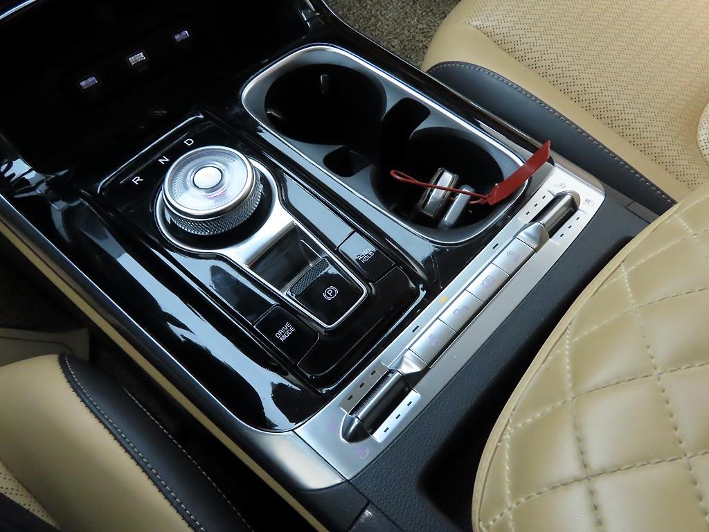 KIA Carnival - Vista 10