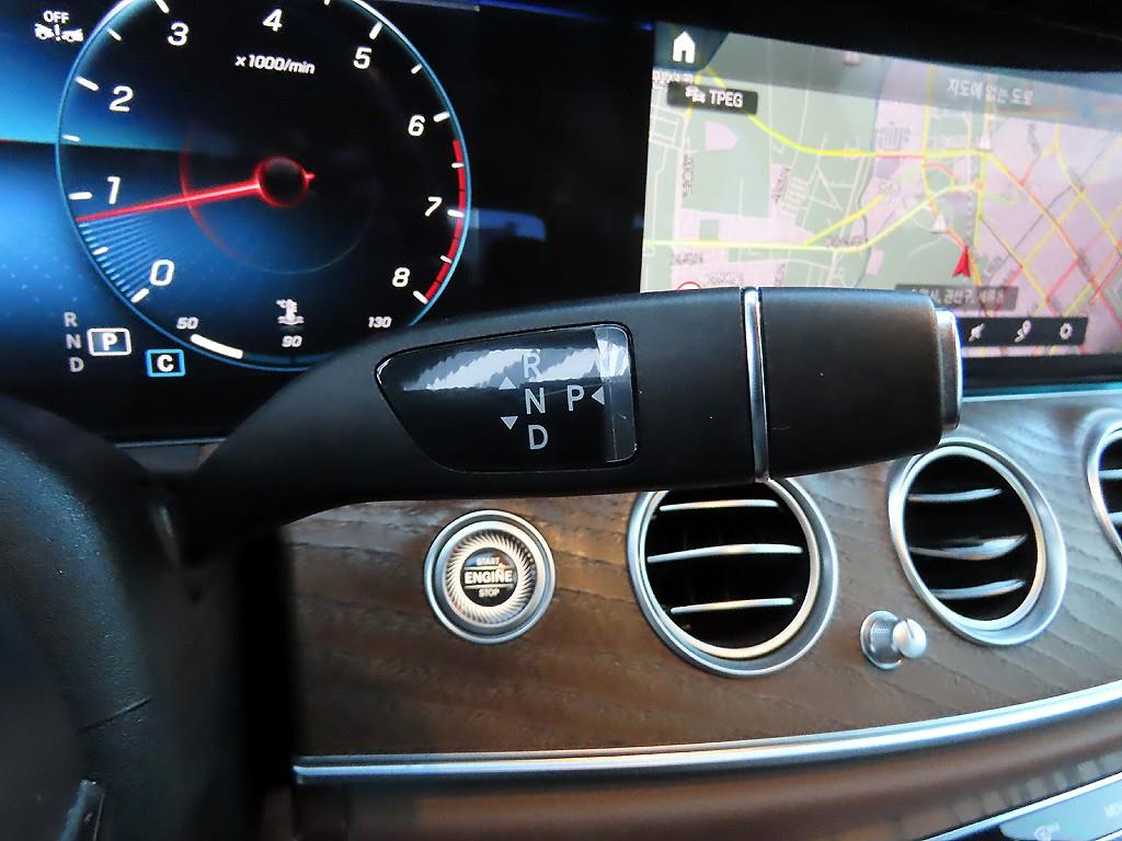 Mercedes Benz E class - Vista 11