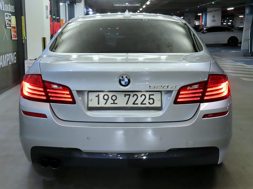 BMW 5 Series - Vista 4