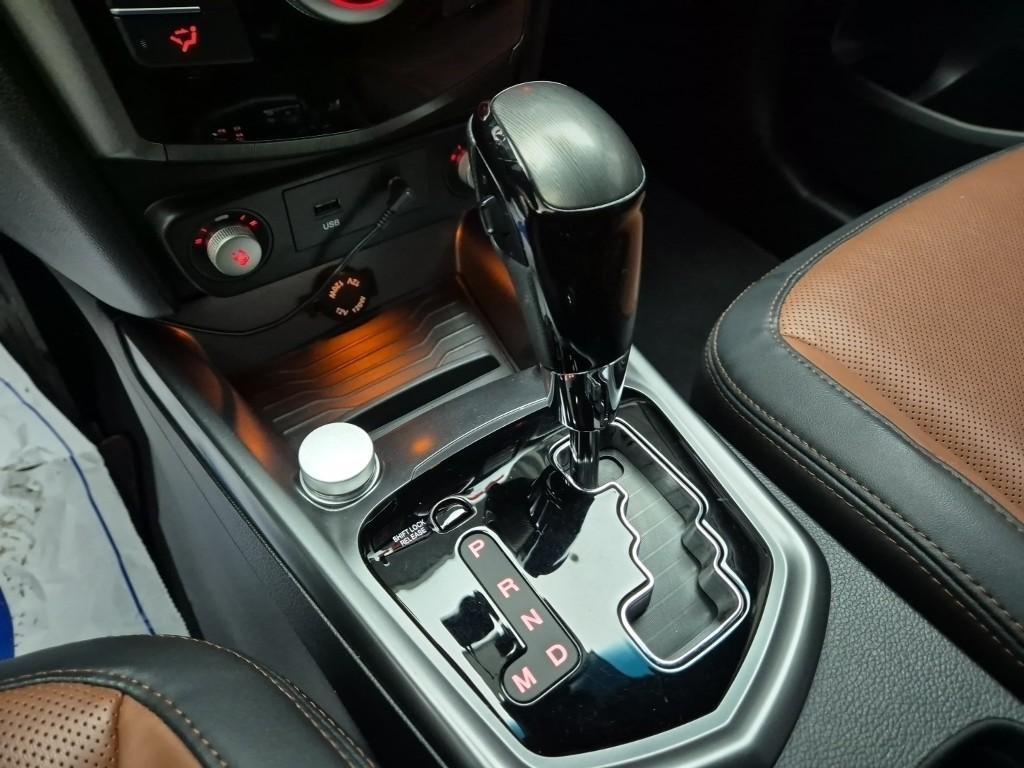 Ssangyong Tivoli - Vista 11