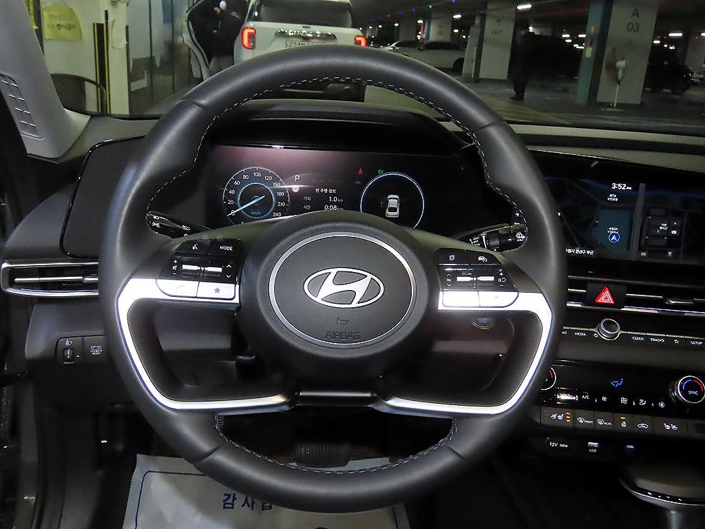 HYUNDAI Avante - Vista 8