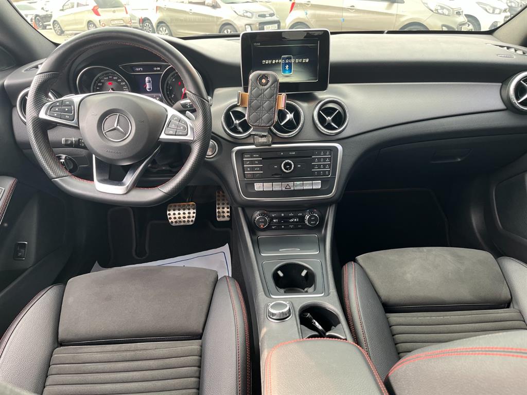 Mercedes Benz CLA Class - Vista 10