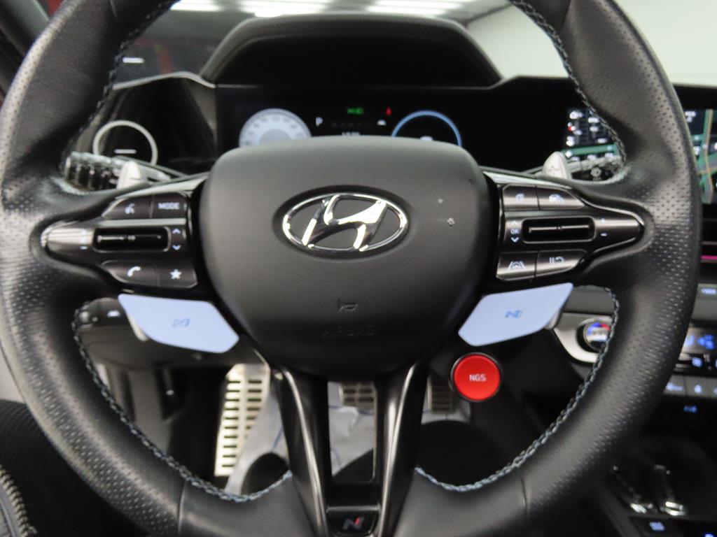 HYUNDAI Avante - Vista 10