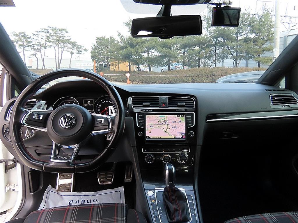 Volkswagen Golf - Vista 7