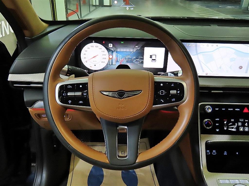 Genesis GV80 - Vista 8