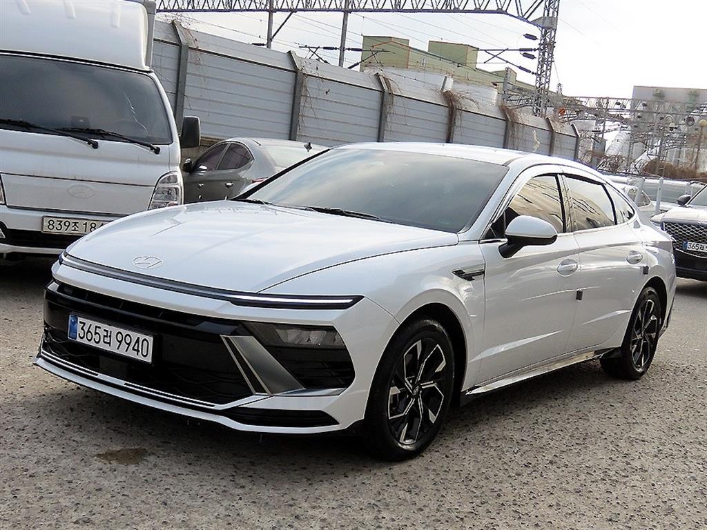 HYUNDAI Sonata - Vista 2