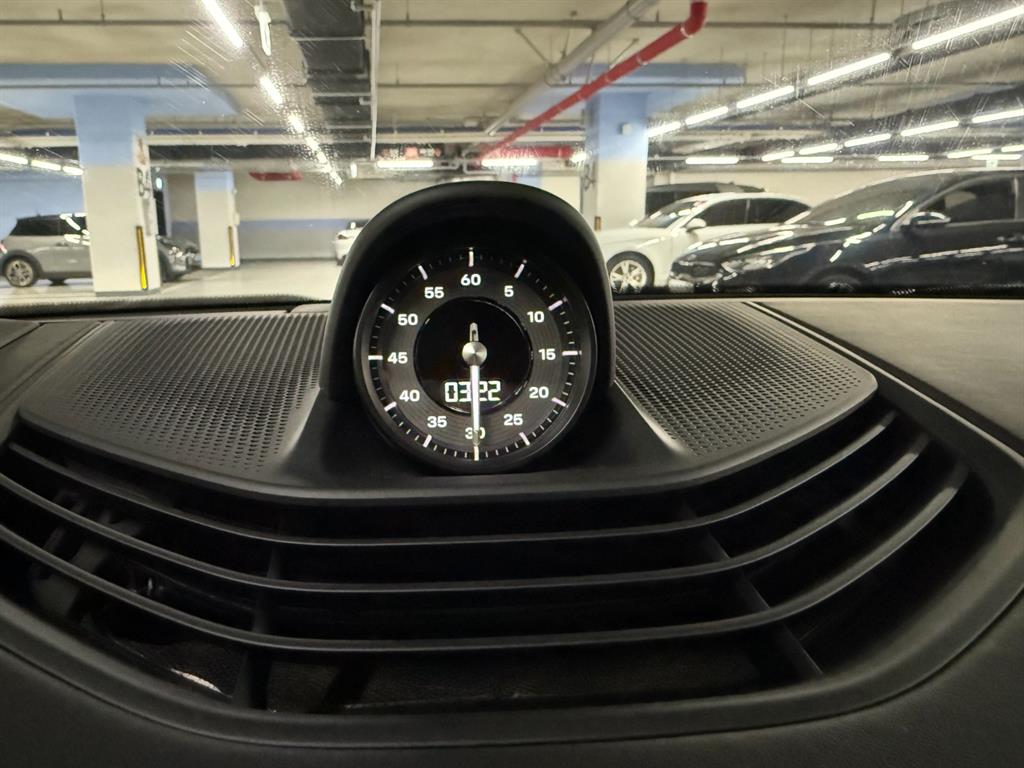 Porsche Taycan 2025 Negro - Importación desde Corea - HF Imports Iquique - Foto 16