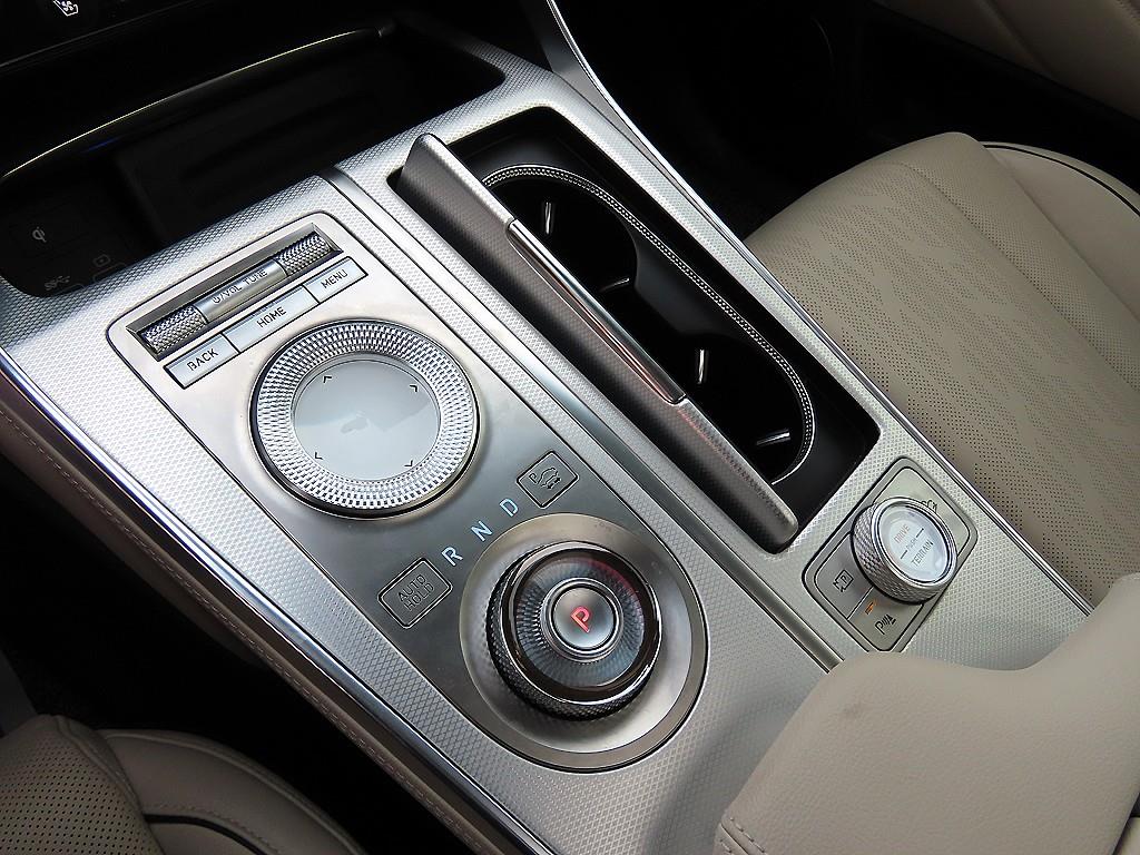 Genesis GV80 - Vista 11