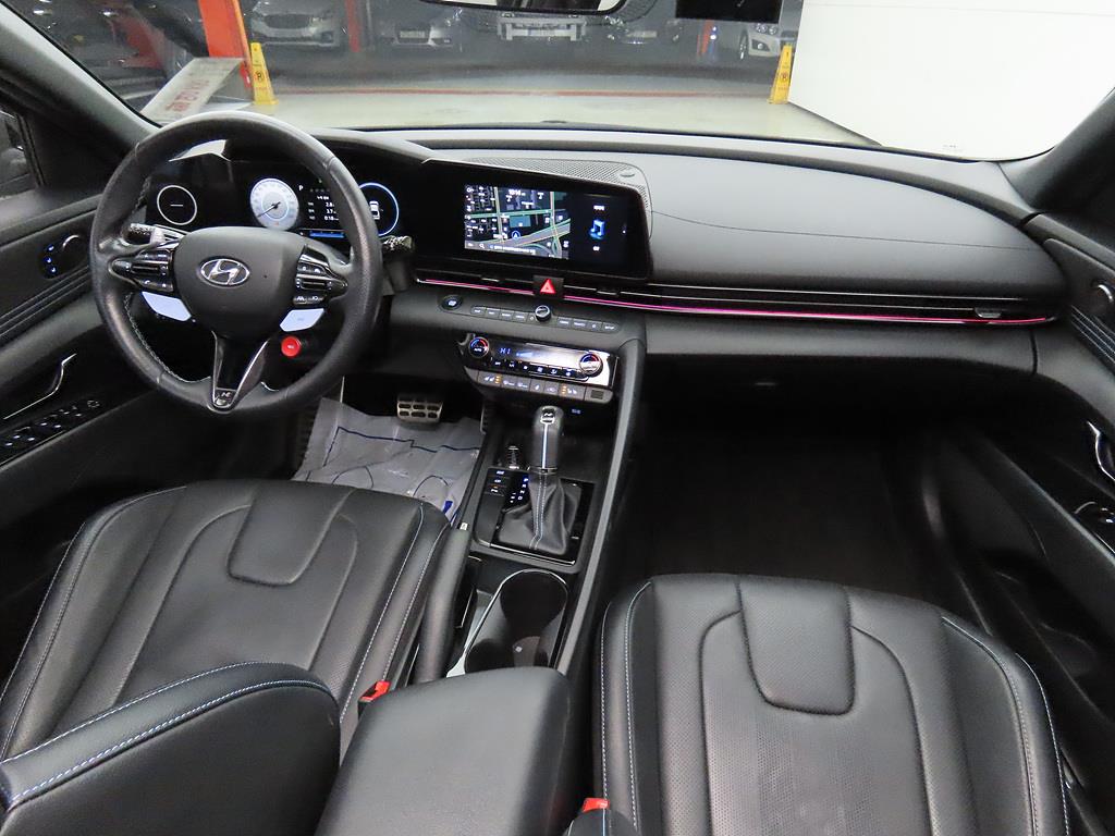 HYUNDAI Avante - Vista 5