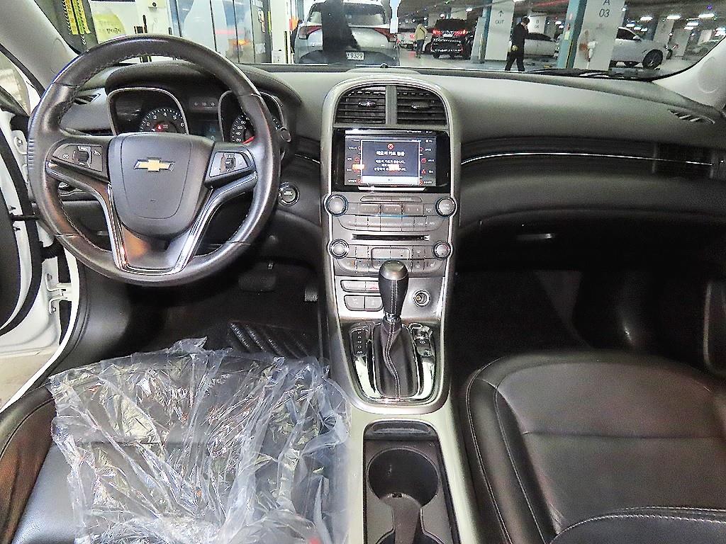 Chevrolet Malibu - Vista 10