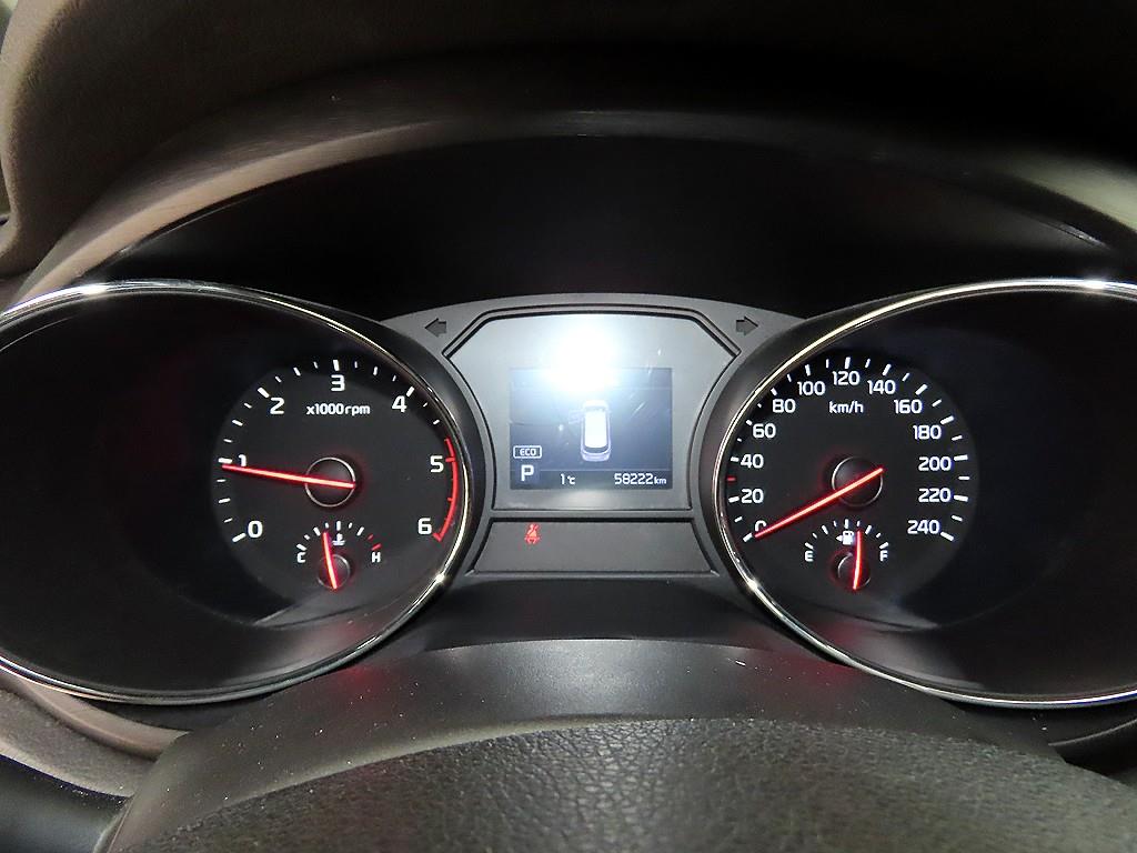 KIA Carnival - Vista 10