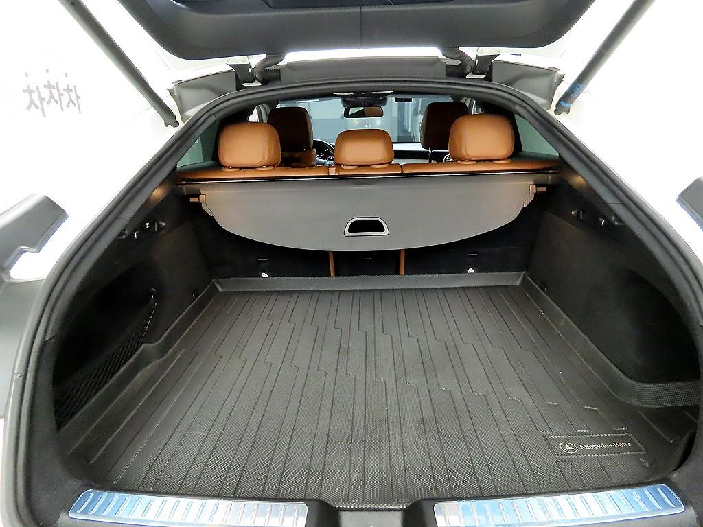 Mercedes Benz GLC Class - Vista 5