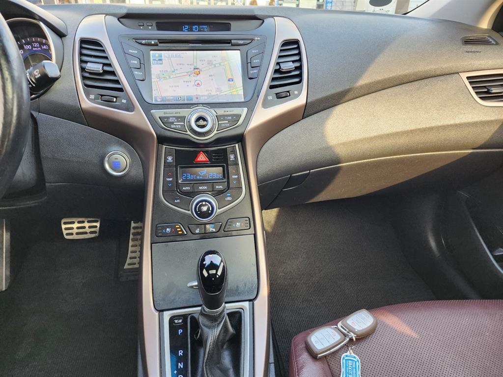 HYUNDAI Avante 2014 Blanco - Importación desde Corea - HF Imports Iquique - Foto 13