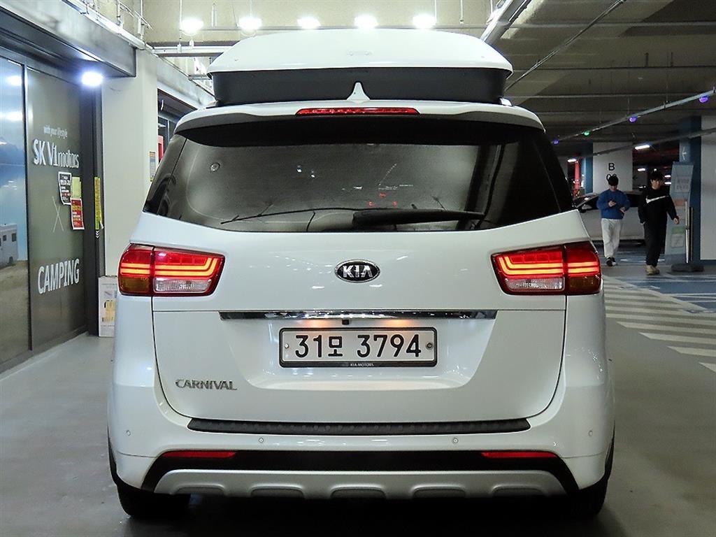 KIA Carnival - Vista 5
