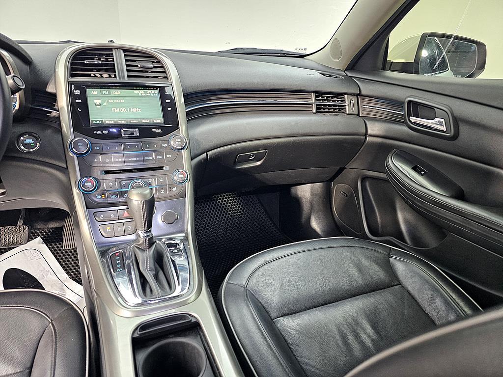 Chevrolet Malibu - Vista 10