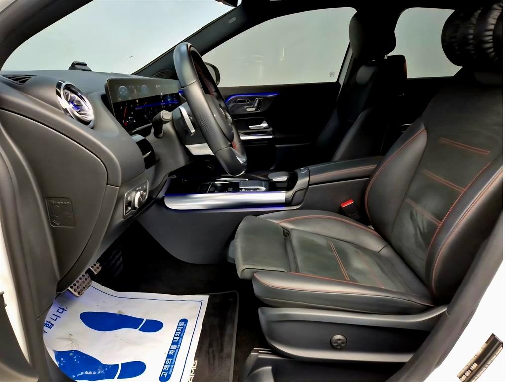 Mercedes Benz GLA Class - Vista 12